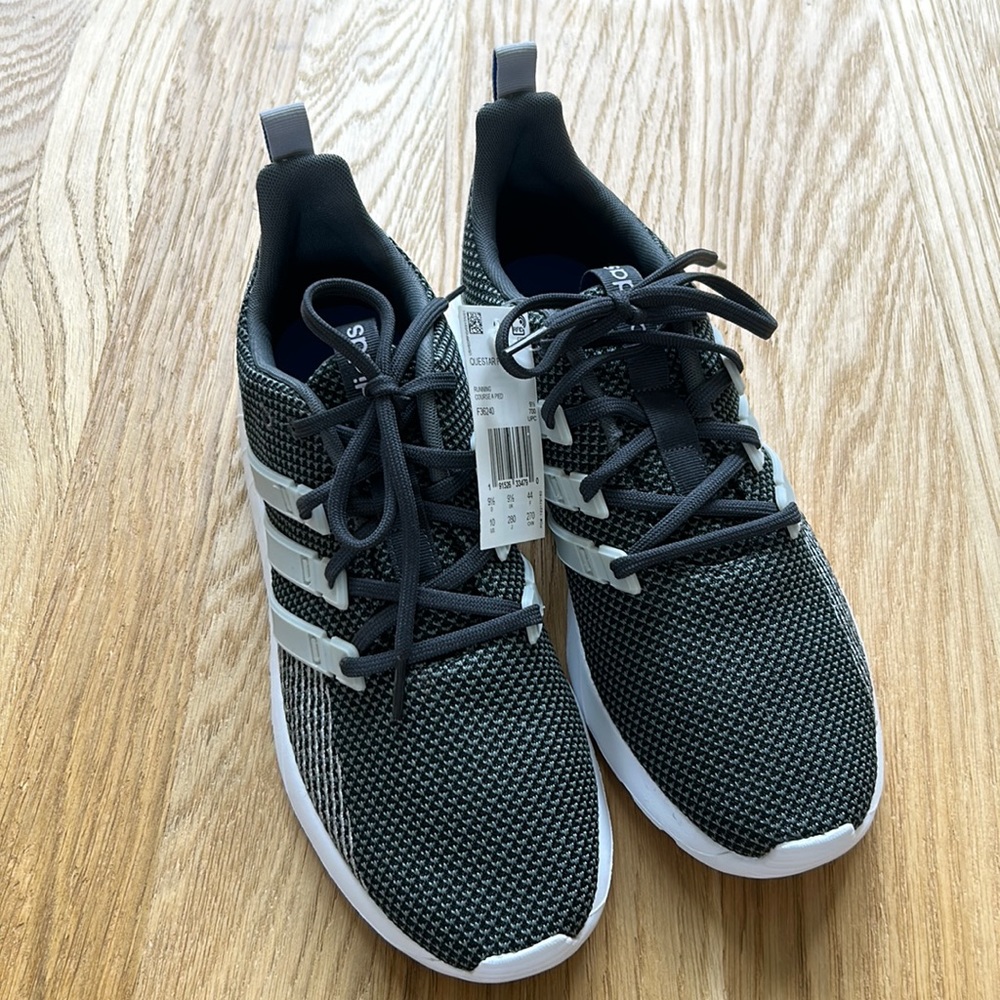 Adidas Questar Flow sneakers